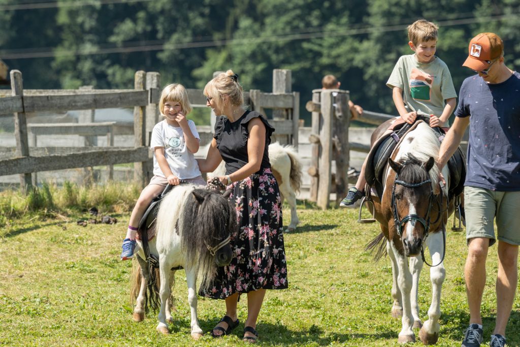Pony reiten - Urlaub mit Kinder - Aparthotel Stadler Flachau