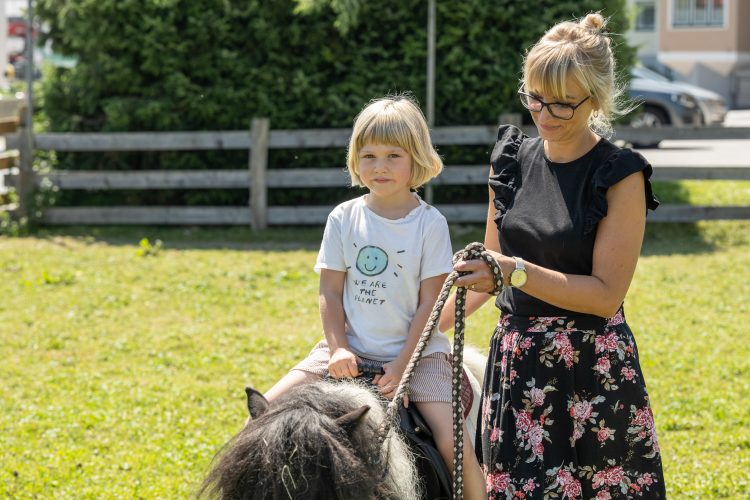 Pony reiten - Urlaub mit Kinder - Aparthotel Stadler Flachau